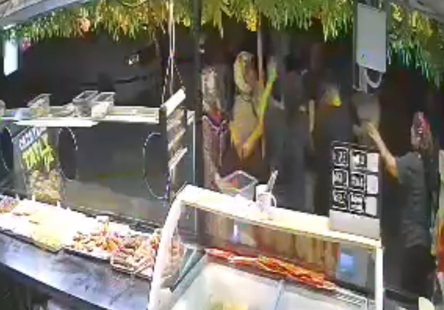 Mersin'de tatlıcı kavgasında 3 çocuk annesinin kolu bacağı kırıldı, 4 tutuklama yapıldı