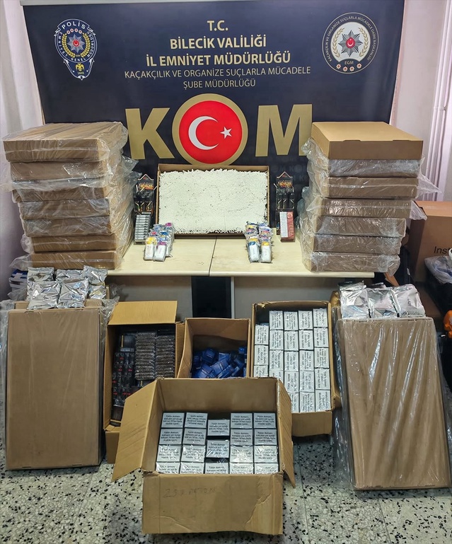 Bozüyük'te iş yeri ve eve düzenlenen operasyonda 108 bin 380 makaron ele geçirildi