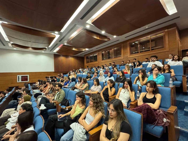 Muğla Sıtkı Koçman Üniv.'de hemşirelik 4. sınıflara hastane oryantasyonu düzenlendi