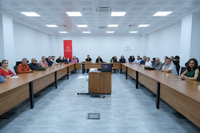 Kırklareli'nde uzmanlar aile hekimlerine gebelikte anne-bebek sağlığını anlattı