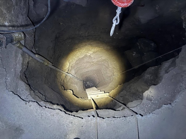 Şanlıurfa Eyyübiye'de jandarma, evde 25 metre çukur kazan 2 şüpheliyi yakaladı