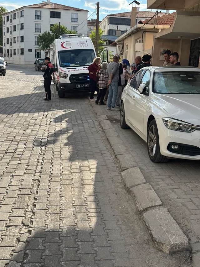 Uzunköprü'de yalnız yaşayan 80 yaşındaki kadının cansız bedeni evinde bulundu