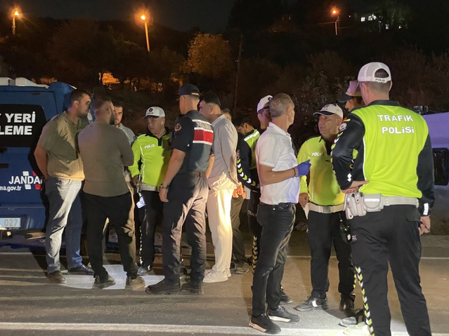 Gaziantep'te otobüs otomobille çarpıştı, 7 kişi öldü, 16 kişi yaralandı