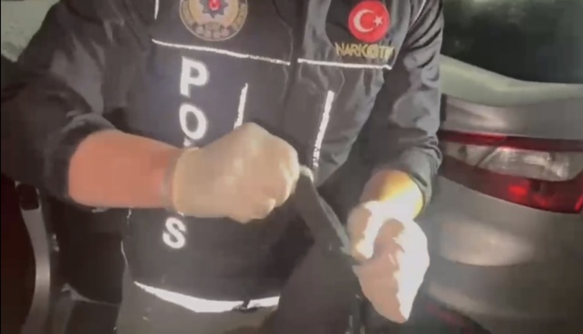 Erenler'de durdurulan araçtan bonzai hammaddesi çıktı: 6 kişiden 5'i tutuklandı