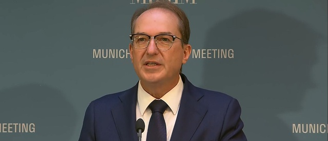 Almanya İçişleri Bakanı Dobrindt, Münih'te 17 ülkeyle göç politikasını görüştü