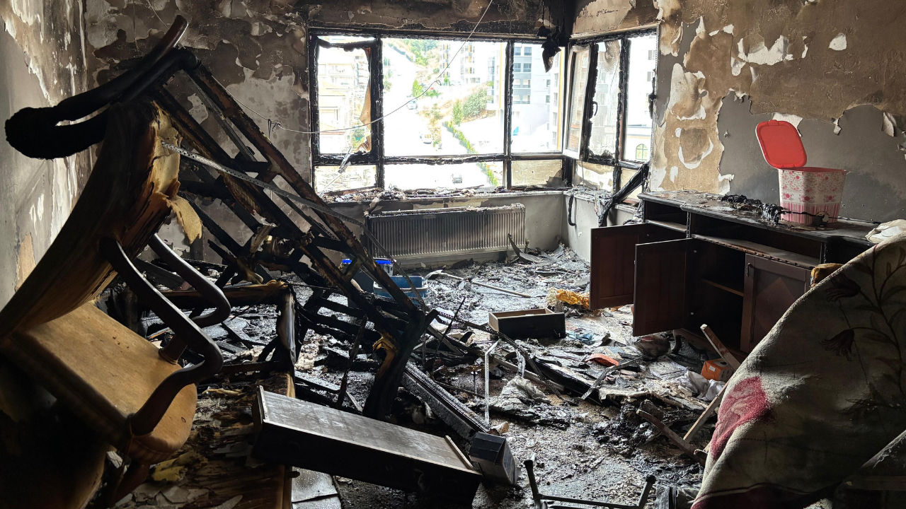 Ankara'da apartman yangını! Mahsur kalan anne ile oğlu kurtarıldı