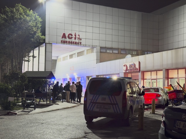 Kocaeli Körfez'de sokakta silahla yaralanan 37 yaşındaki kadın hayatını kaybetti