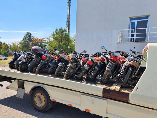 Aksaray Yeşilova'da denetimde 4 sürücüye ceza kesildi, 16 motosiklet men edildi