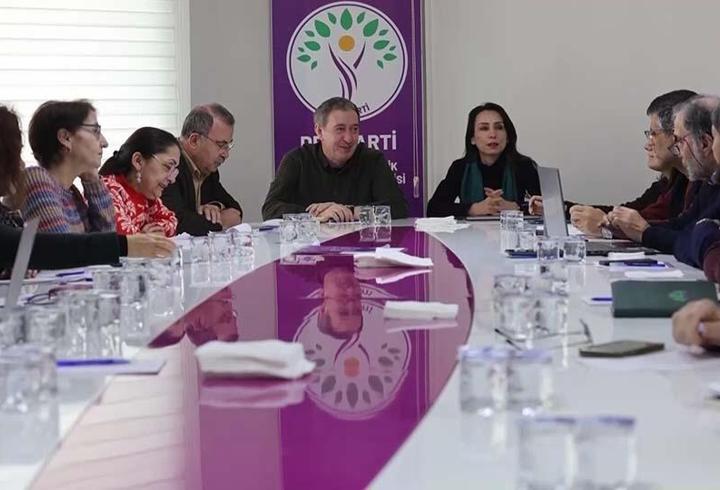 DEM Parti yeniden yapılanmaya hazırlanıyor