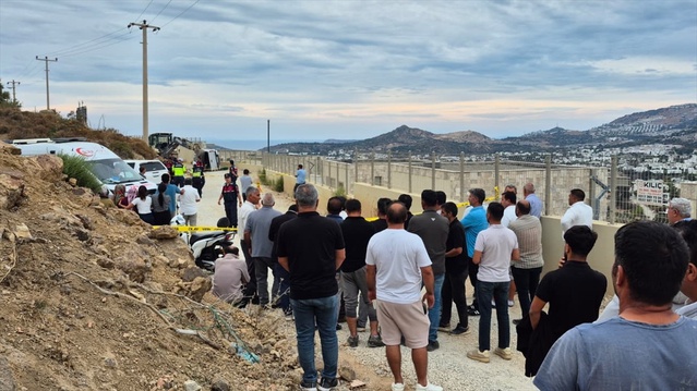 Bodrum Peksimet'te duvara çarpıp devrilen kamyonetin 15 yaşındaki sürücüsü öldü