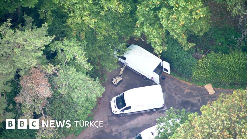 İngiltere'de ABD'nin kullandığı askeri üsse saldırı şüphesiyle beş kişi gözaltına alındı