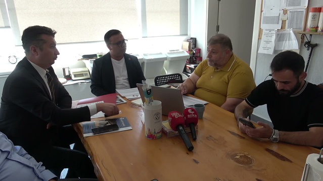 YENİ Parti Burdur Milletvekili Akbulut, Bucak'ta süt üreticilerini dinledi