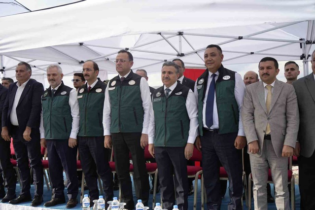 Gümüşhane'de Çamur Barajı'nda su tutma işlemi başlatıldı, 56 bin 500 dekar sulanacak