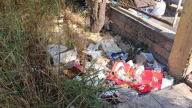 Antalya Manavgat'ta eski Tarım İlçe Müdürlüğü arazisi hem otopark hem çöplük oldu