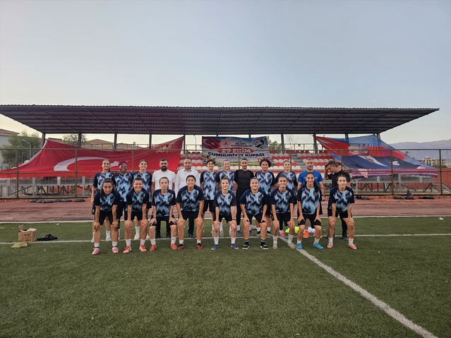 Silopi Kaymakamı Partal, Şırnak Kadın Spor Futbol Kulübü'nü ziyaret etti