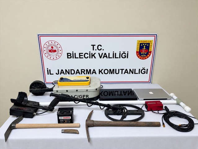 Bilecik Gölpazarı'nda define arayan 4 kişi kaçak kazı yaparken yakalandı
