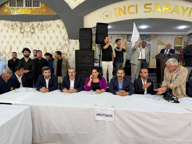 Şanlıurfa Suruç'ta 1 ölümlü, 1 yaralı kan davası 2 bin 500 kişilik törenle sona erdi