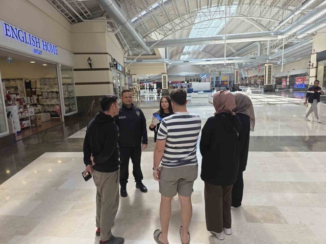 Bilecik Bozüyük'te polis 54 vatandaşı dolandırıcılık ve KADES konusunda bilgilendirdi