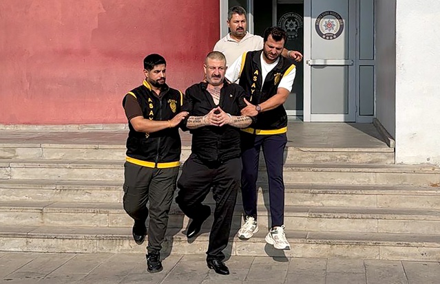 12,5 yıl cezası onanan Şükrü Akçay, sanal medya ünlüsü olmak isterken Adana'da yakalandı