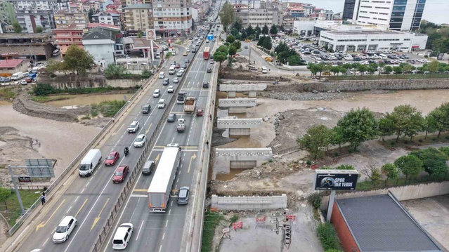 Trabzon Akçaabat'ta Haçkalı Baba Kavşağı'na yeni köprü yapılıyor, trafik rahatlayacak