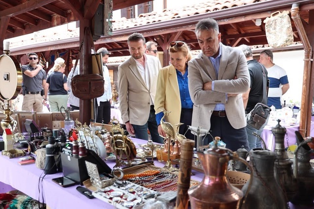 Safranbolu'da antika pazarı açıldı, her ayın son cumartesi ve pazar günleri kurulacak