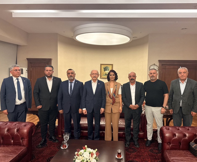 Kılıçdaroğlu, altı Alevi örgütünün genel başkanlarını CHP Genel Merkezi'nde ağırladı
