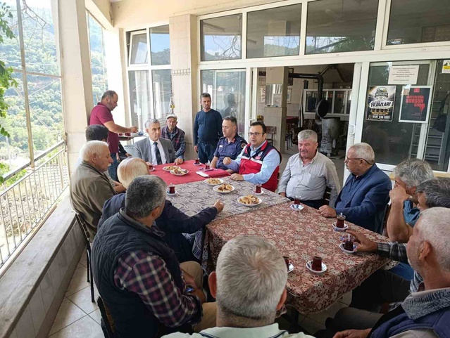İncirliova Kaymakamı Abay, Arzular Mahallesi'nde muhtar ve vatandaşlarla görüştü