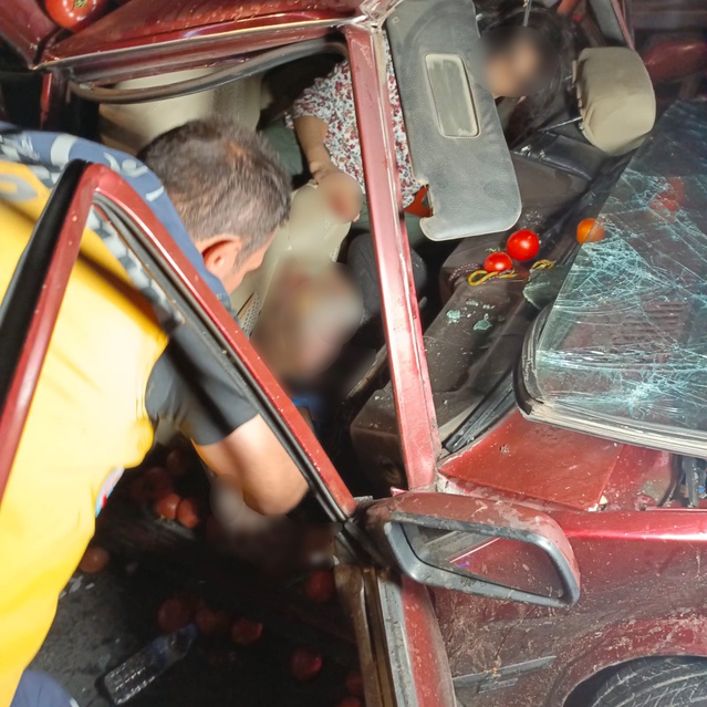 Denizli Serinhisar'da tırın ezdiği araçta 1 kişi öldü, tır sürücüsü serbest bırakıldı