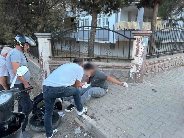 Adıyaman'da kontrolden çıkan elektrikli bisiklet duvara çarptı, 1 kişi yaralandı