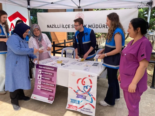Nazilli'de kalp sağlığı için stant açan İlçe Sağlık Müdürlüğü 9 öneride bulundu