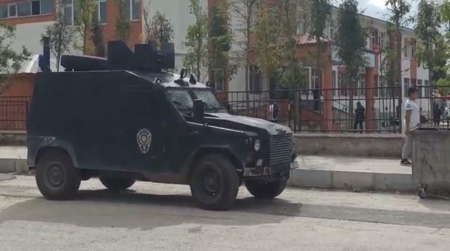 Van Tuşba'da okula pompalı tüfek getiren kız öğrenci polis merkezine götürüldü