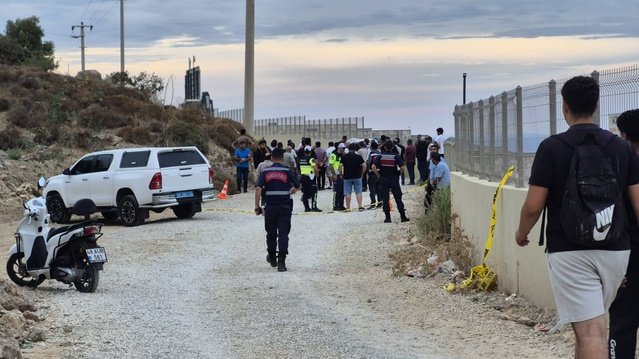 Muğla Bodrum'da duvara çarpan kamyonetin 15 yaşındaki çocuk sürücüsü öldü