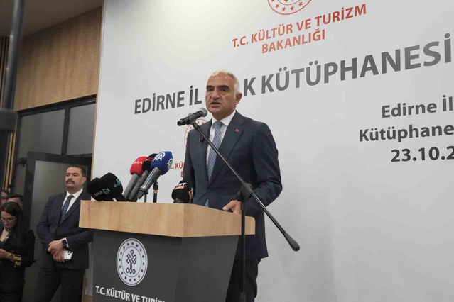 Edirne'de 8 bin 812 metrekarelik yeni İl Halk Kütüphanesi açıldı