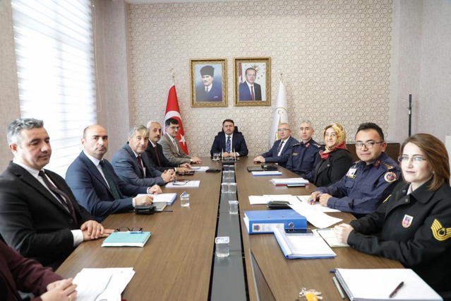 Kütahya'da okul güvenlik toplantısı Vali Işın başkanlığında gerçekleşti