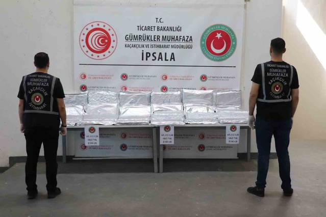 İpsala'da Yunanistan'dan gelen minibüste 65 kilo 112 gram uyuşturucu ele geçirildi