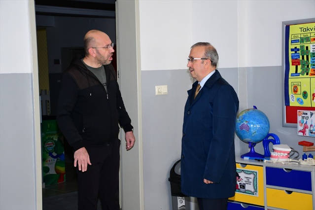 Eskişehir İl Milli Eğitim Müdürü Sinan Aydın, Gazi MTAL'deki anaokulunu inceledi