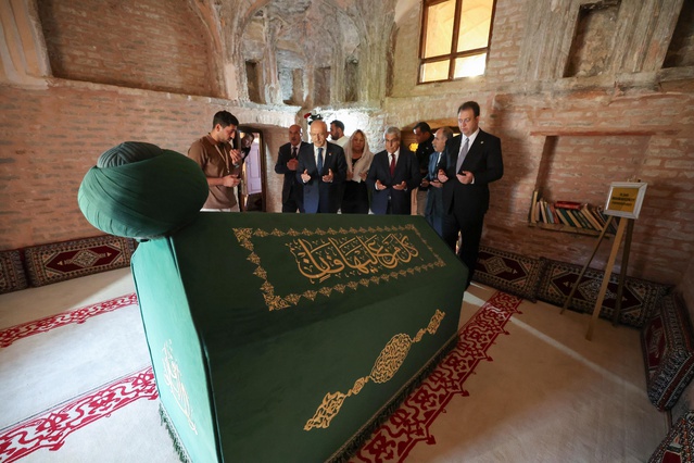 CHP Genel Başkanı Kılıçdaroğlu Cizre'de Kırmızı Medrese'yi ziyaret etti