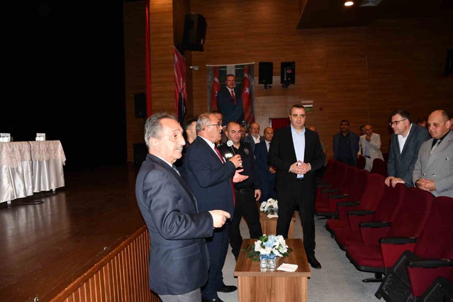 Vezirköprü'de 3 bin 699 öğrenci için servis personeline bilgilendirme yapıldı