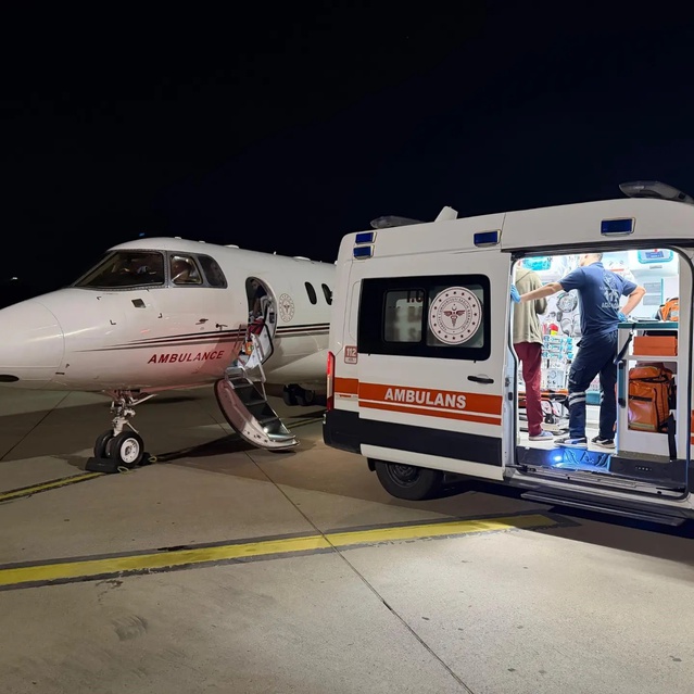 Hava ambulansları Şırnak'ta yanık hasta ve kalp hastası bebeği sevk etti
