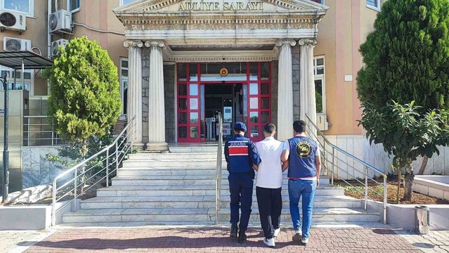 Aydın'da uyuşturucu suçundan 10'ar yıl hapis cezalı 2 hükümlü cezaevine teslim edildi