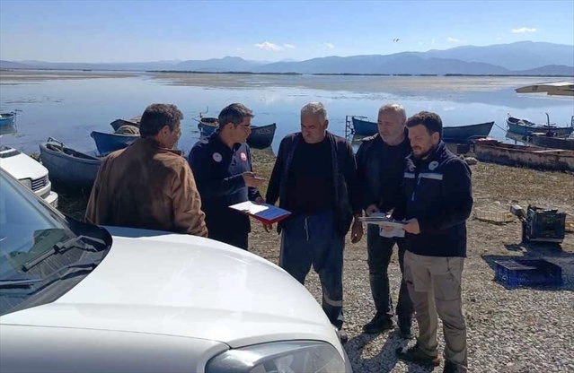 Konya Seydişehir'de Suğla Gölü'nde balıkçıların kantar ve tekneleri denetlendi