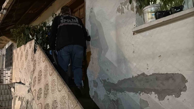 Karabük'te iddiaya göre 38 yaşındaki adam kız arkadaşının saldırısında ağır yaralandı