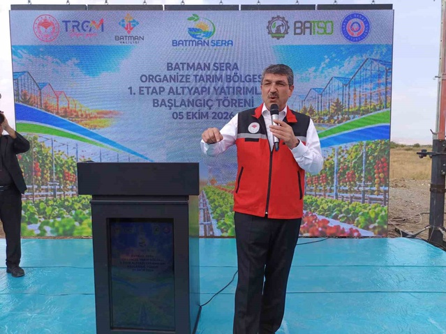 Batman'da Sera Organize Tarım Bölgesi'nin altyapısında ilk boru toprakla buluştu