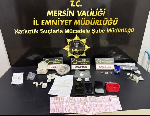 Mersin'de torbacı operasyonunda 5 zanlı tutuklandı, 88,13 gram eroin ele geçirildi