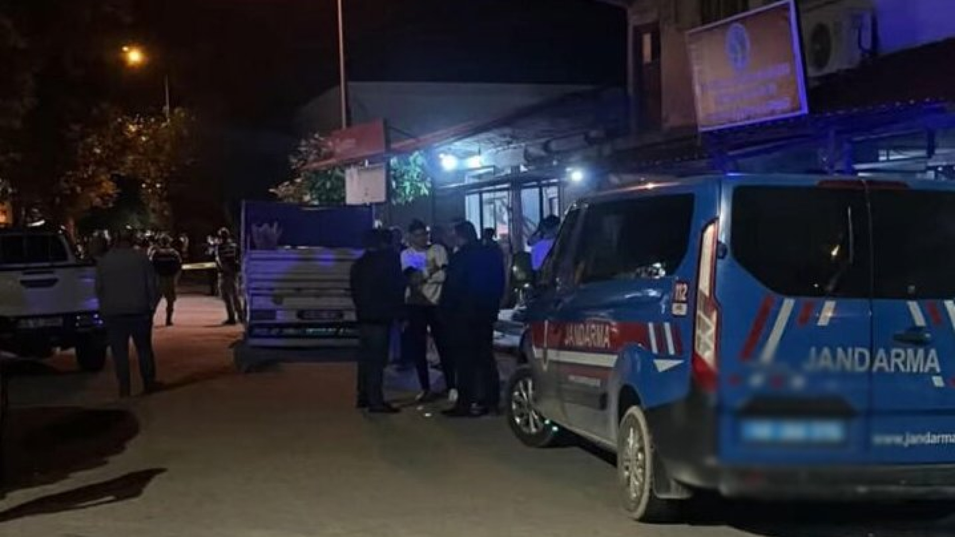 İzindeki polis, silahlı kavgada hayatını kaybetti