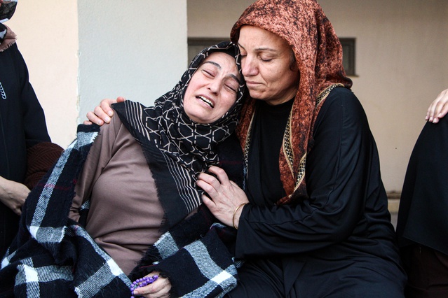 Adana Seyhan'da 15 yaşındaki çocuk başından vuruldu, baba 30 bin TL borcu anlattı