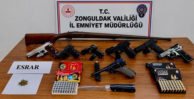 Zonguldak'ta silah operasyonunda 5 ruhsatsız tabanca ele geçirildi, 3 kişi tutuklandı