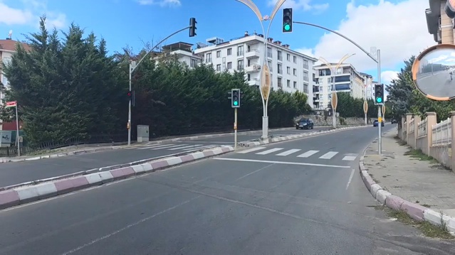 Çatalca'da itfaiye aracı yangın ihbarından dönerken 11 yaşındaki çocuğu ağır yaraladı