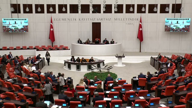 Rızvanoğlu, Boğaziçi'nde bir öğün 85 liraya çıkınca yemekhane zammını TBMM'de anlattı
