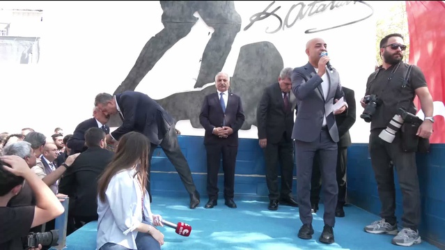 Özgür Özel: "Kimse enseyi karartmasın. O sandığa varacağız, o seçimi alacağız"